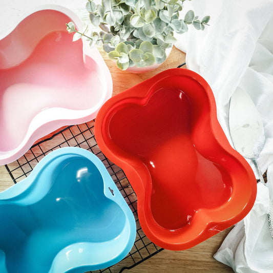 Dog Bone Shaped Silicone Cake Pan: Red