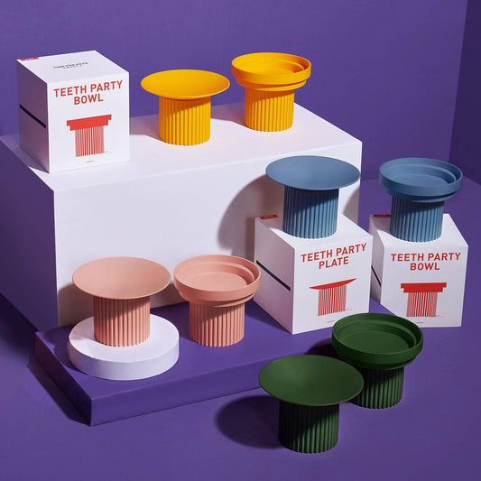 Teeth Party Elevated Feeders: Teeth Party Bowl / Coral Pink