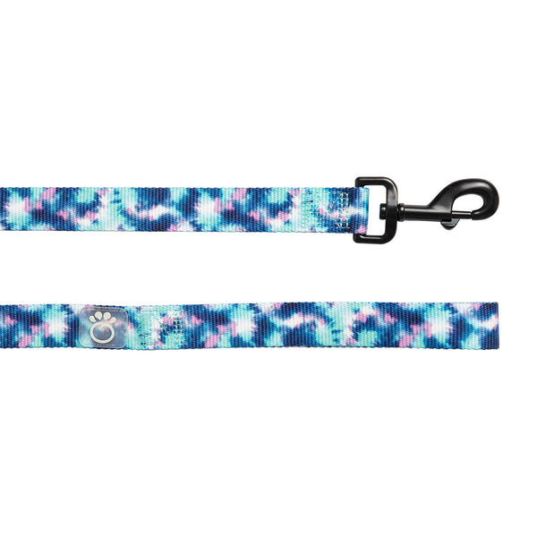 FUN AND HIGH-QUALITY DOG LEASH  The GF PET® Tie Dye dog leash is fun and versatile. Made of durable quality nylon with a strong clasp. 2-sided print. Unisex and timeless. Flaunt your dog’s inner hippie, and grab a matching collar too!  Product details:  Durable and high-quality nylon printed dog leash Made of durable, quality nylon Authentic GF PET® rubber logo patch 6 feet length Unisex and timeless Tie Dye design with 2-sided print! Matching collar available SKU: GL433S1-TD