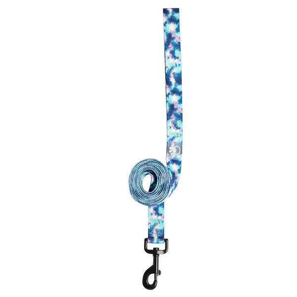 FUN AND HIGH-QUALITY DOG LEASH  The GF PET® Tie Dye dog leash is fun and versatile. Made of durable quality nylon with a strong clasp. 2-sided print. Unisex and timeless. Flaunt your dog’s inner hippie, and grab a matching collar too!  Product details:  Durable and high-quality nylon printed dog leash Made of durable, quality nylon Authentic GF PET® rubber logo patch 6 feet length Unisex and timeless Tie Dye design with 2-sided print! Matching collar available SKU: GL433S1-TD